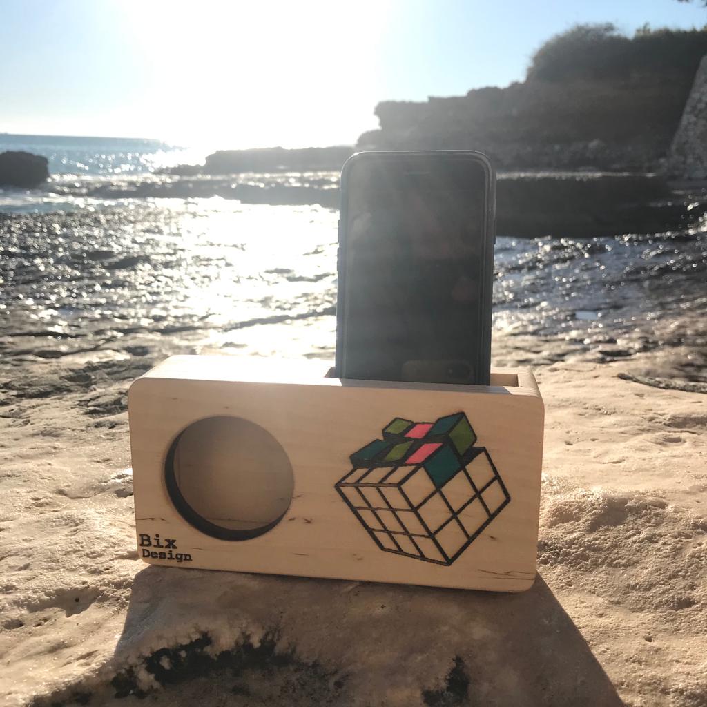 Cubik. Amplificatore ecologico per smartphone