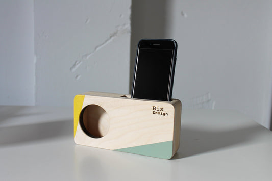 Amplificatore ecologico per smartphone. Altoparlante passivo in legno per smartphone. mod. RAZOR. Bixdesign