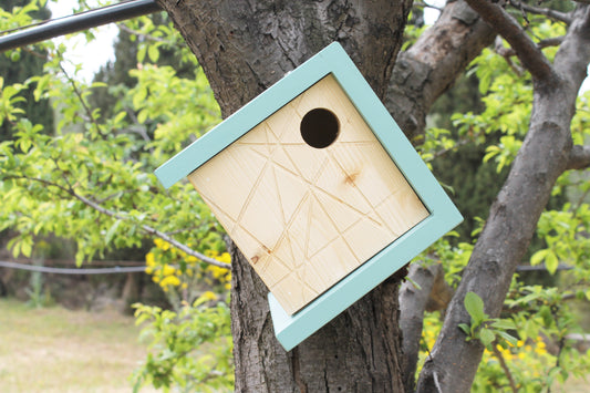 Casetta per uccelli in legno di design. Mod. KU-BIRD Bixdesign
