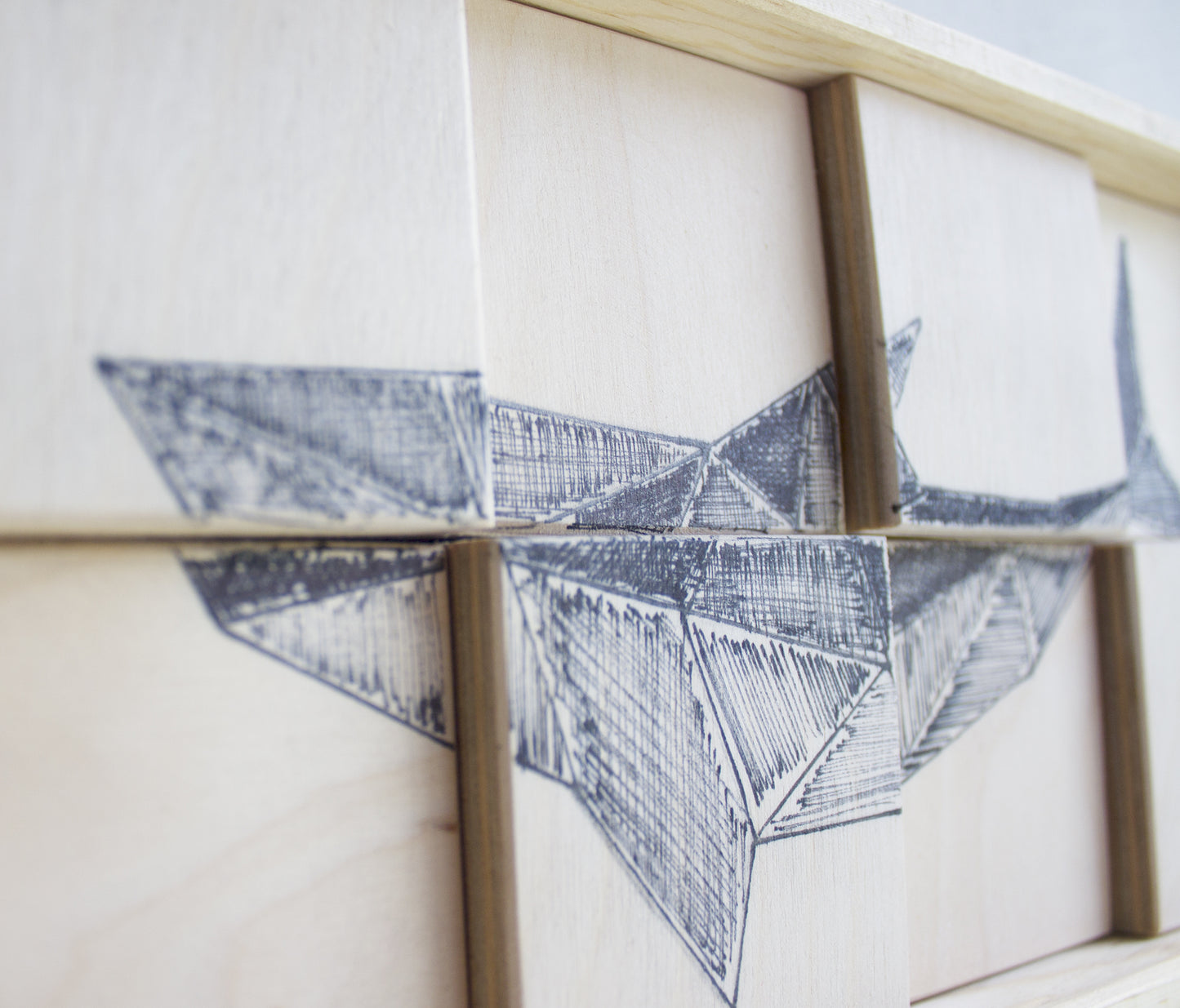 SHARK. Disegno su legno