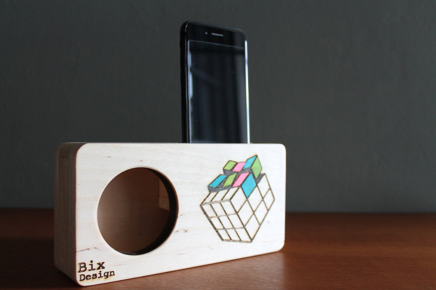 Cubik. Amplificatore ecologico per smartphone