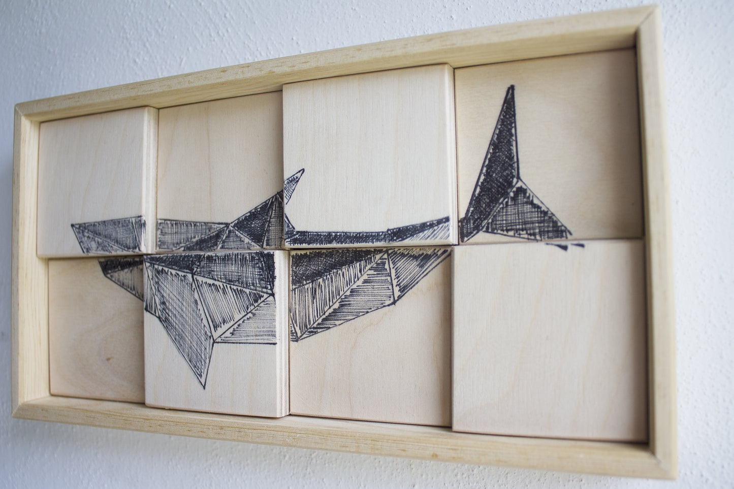 SHARK. Disegno su legno