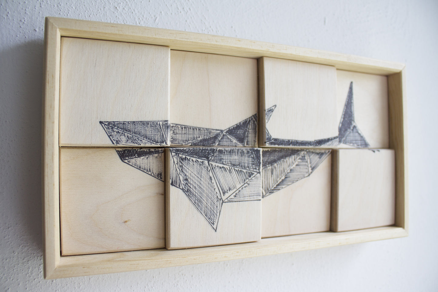 SHARK. Disegno su legno
