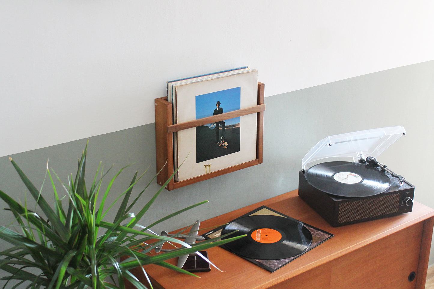 Scaffale Organizer Porta Vinili LP da Parete | Legno Noce Anni 50 | Bixdesign
