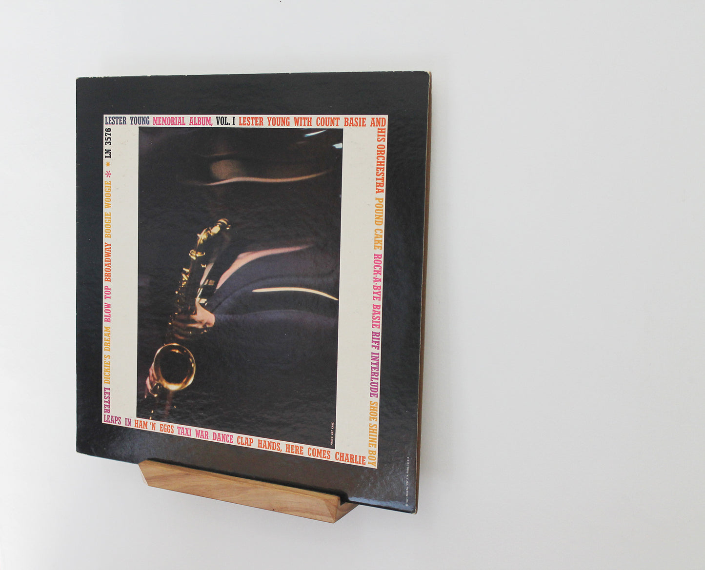 Espositore da Parete per Vinili LP Big Size | Legno Castagno | Bixdesign