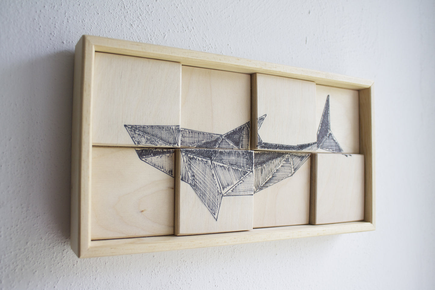 SHARK. Disegno su legno