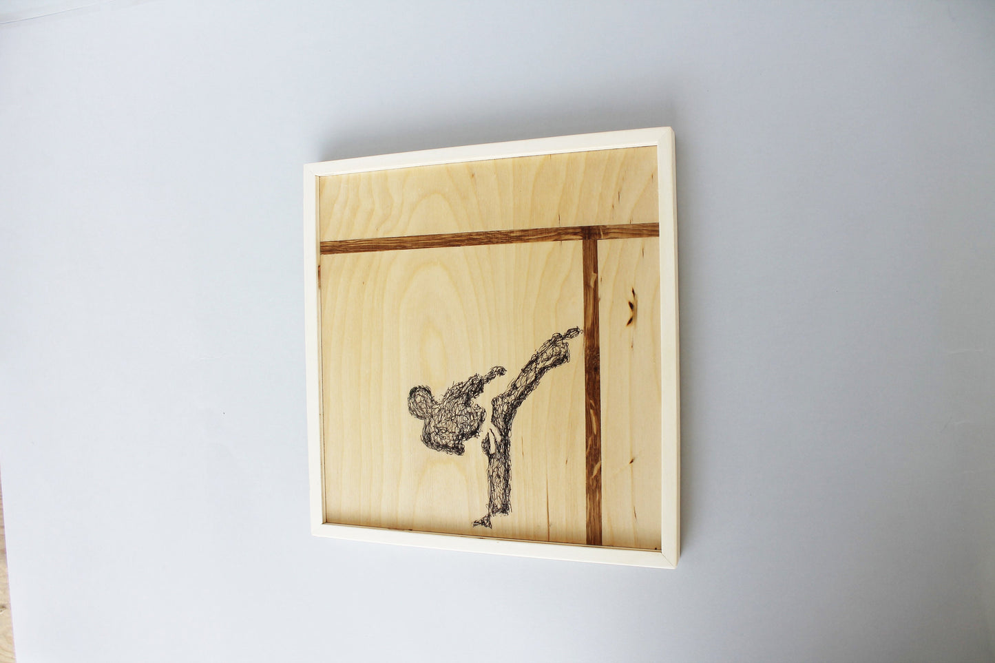 FIGHT. Decorazione da parete in legno