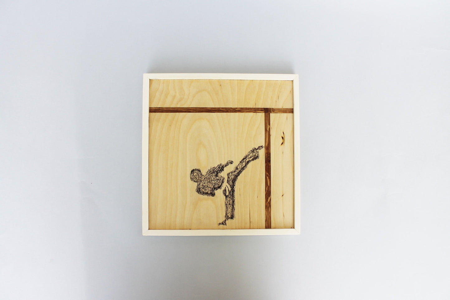 FIGHT. Decorazione da parete in legno