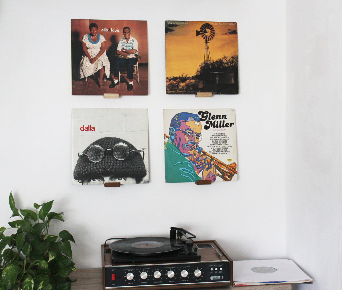 Vinyl record wall shelf. Vinyl shelf. Vinyl frame. LP holder. Small Size 
