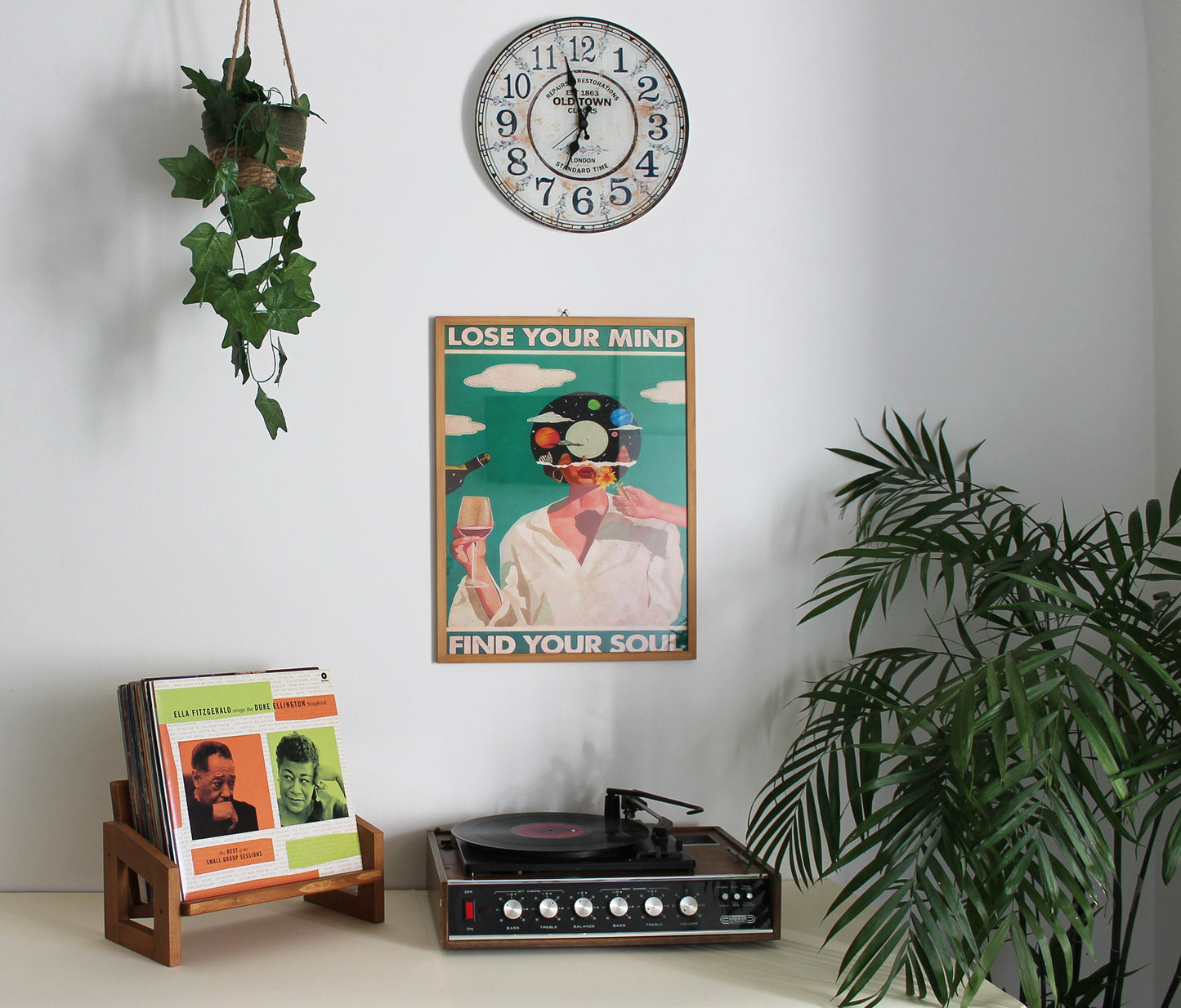 Wooden Vinyl Record Holder – Recordstand | Up to 40 LPs