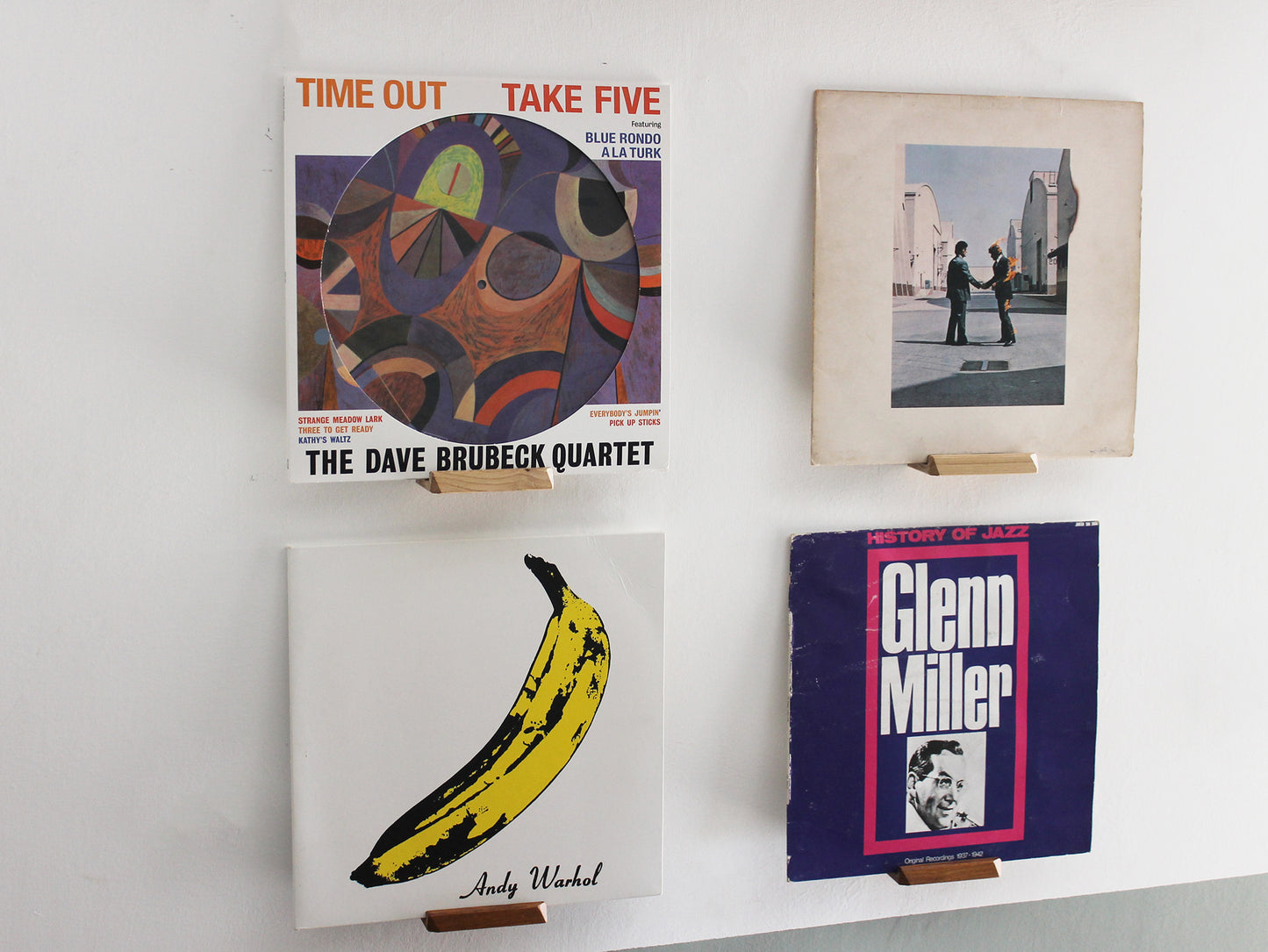 Vinyl record wall shelf