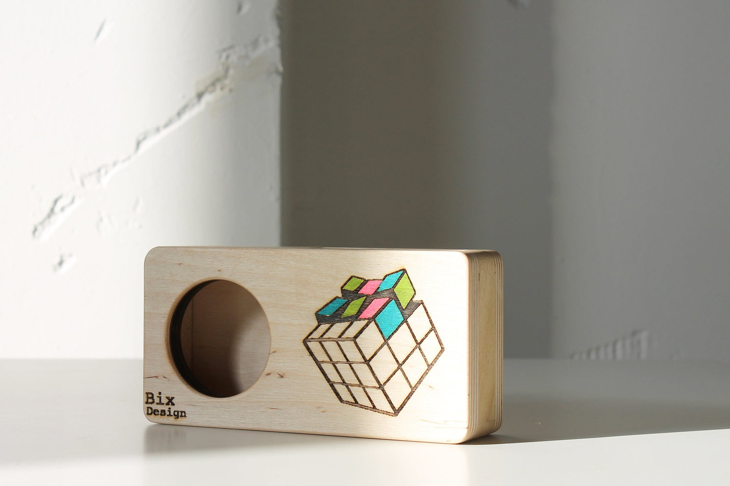 Amplificatore naturale per smartphone. Altoparlante ecologico in legno. mod. CUBIK. Bixdesign