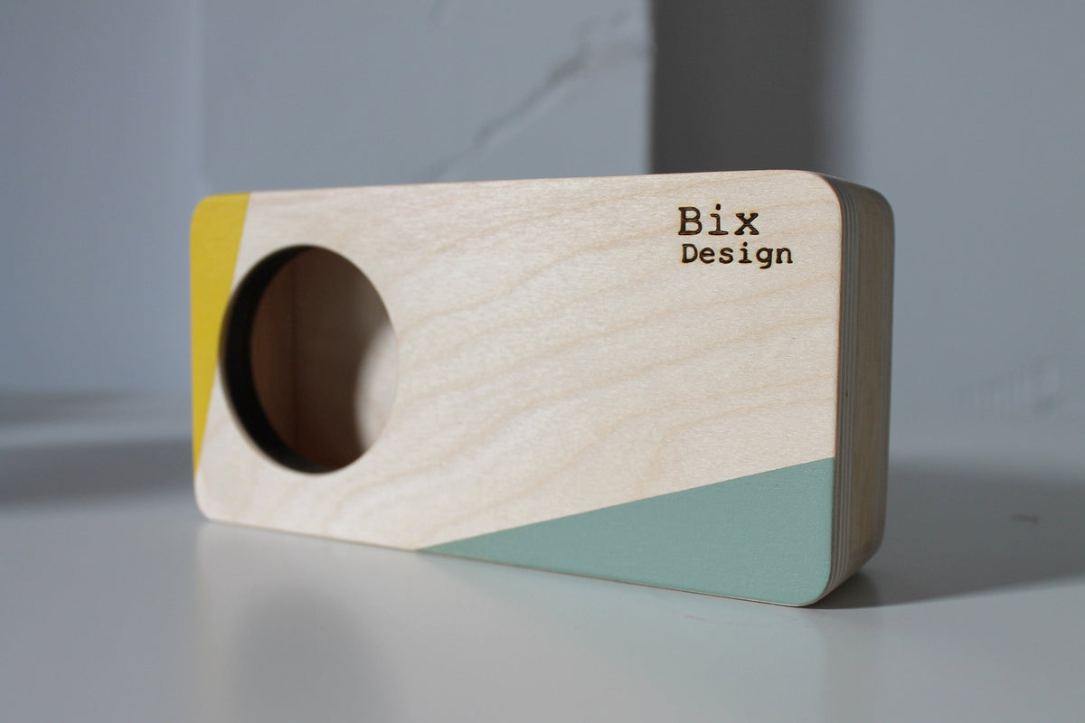 Amplificatore naturale per smartphone. Altoparlante ecologico in legno. mod. RAZOR. Bixdesign