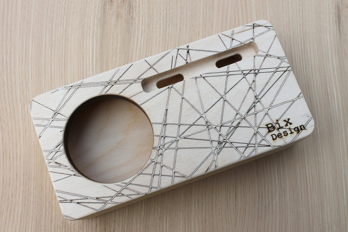 Synap. Wooden natural amplifier for smartphone. 