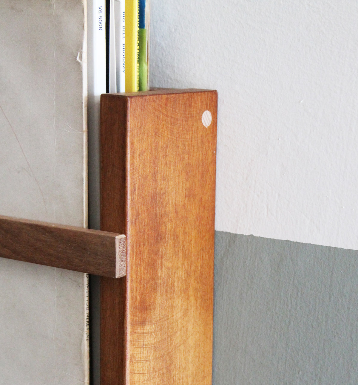Scaffale Organizer Porta Vinili LP da Parete | Legno Noce Anni 50 | Bixdesign