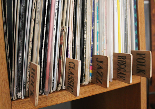 Wooden dividers for vinyl records. Organization of vinyl records.