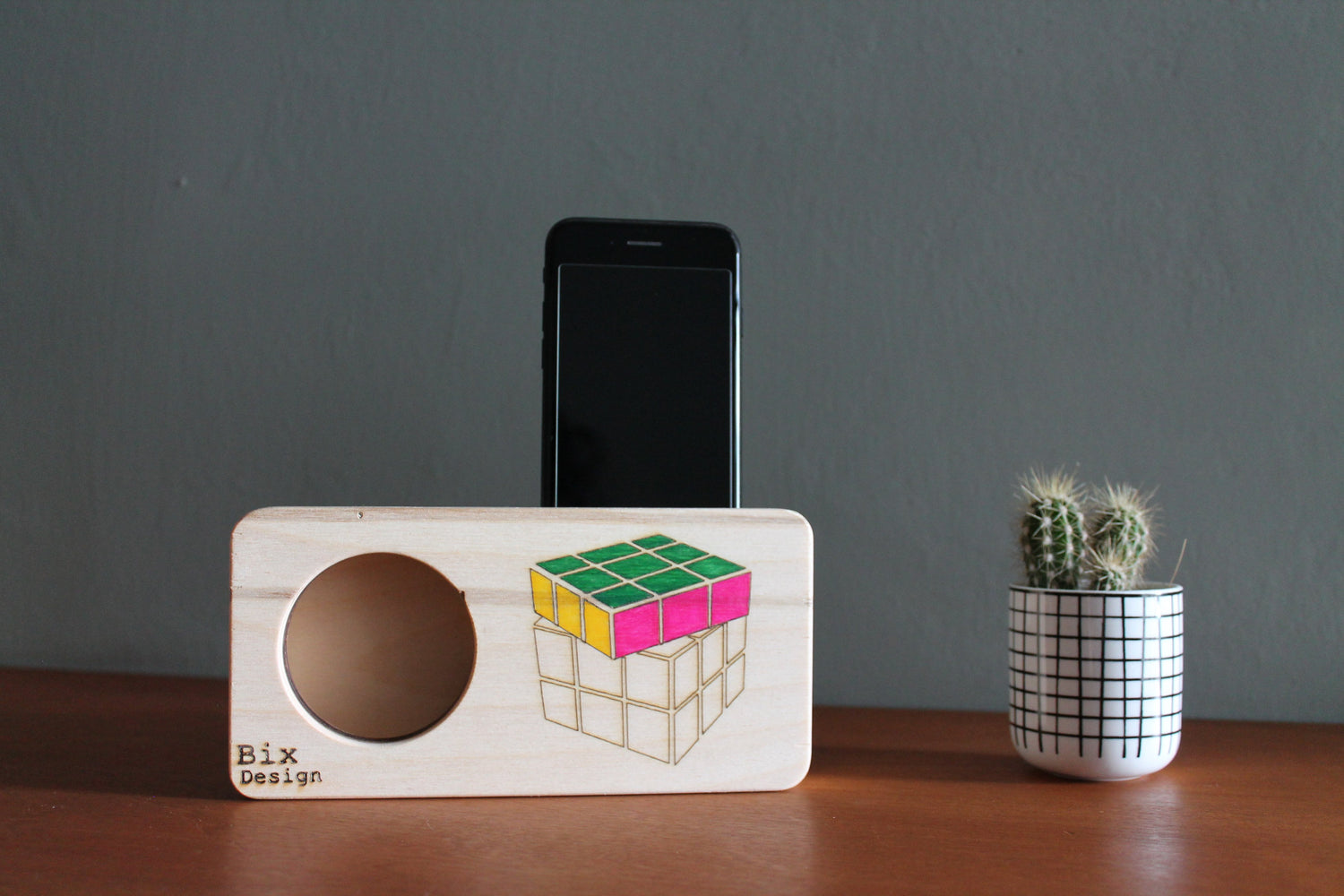 Amplificatore naturale per smartphone. Altoparlante ecologico in legno. mod. CUBIK2. Bixdesign